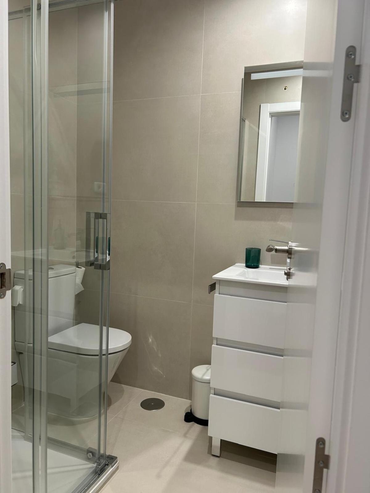 Apartamentos Gravina Madrid Eksteriør billede